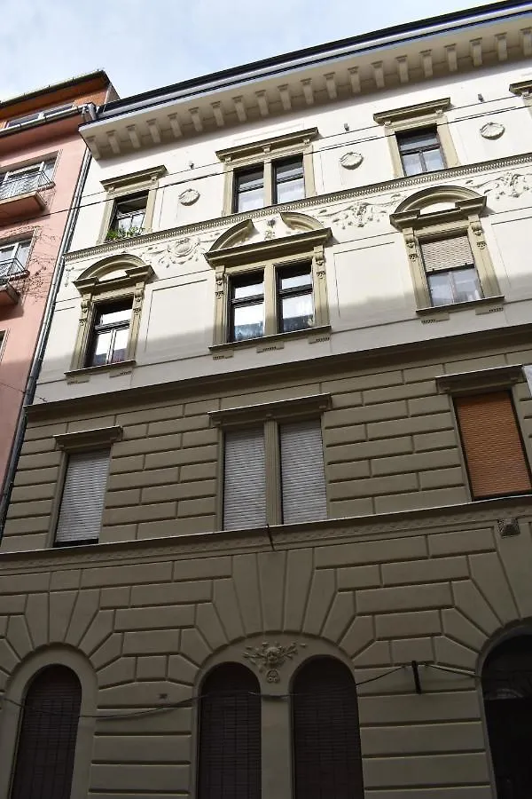 Lovely Downtown Home In Budapest